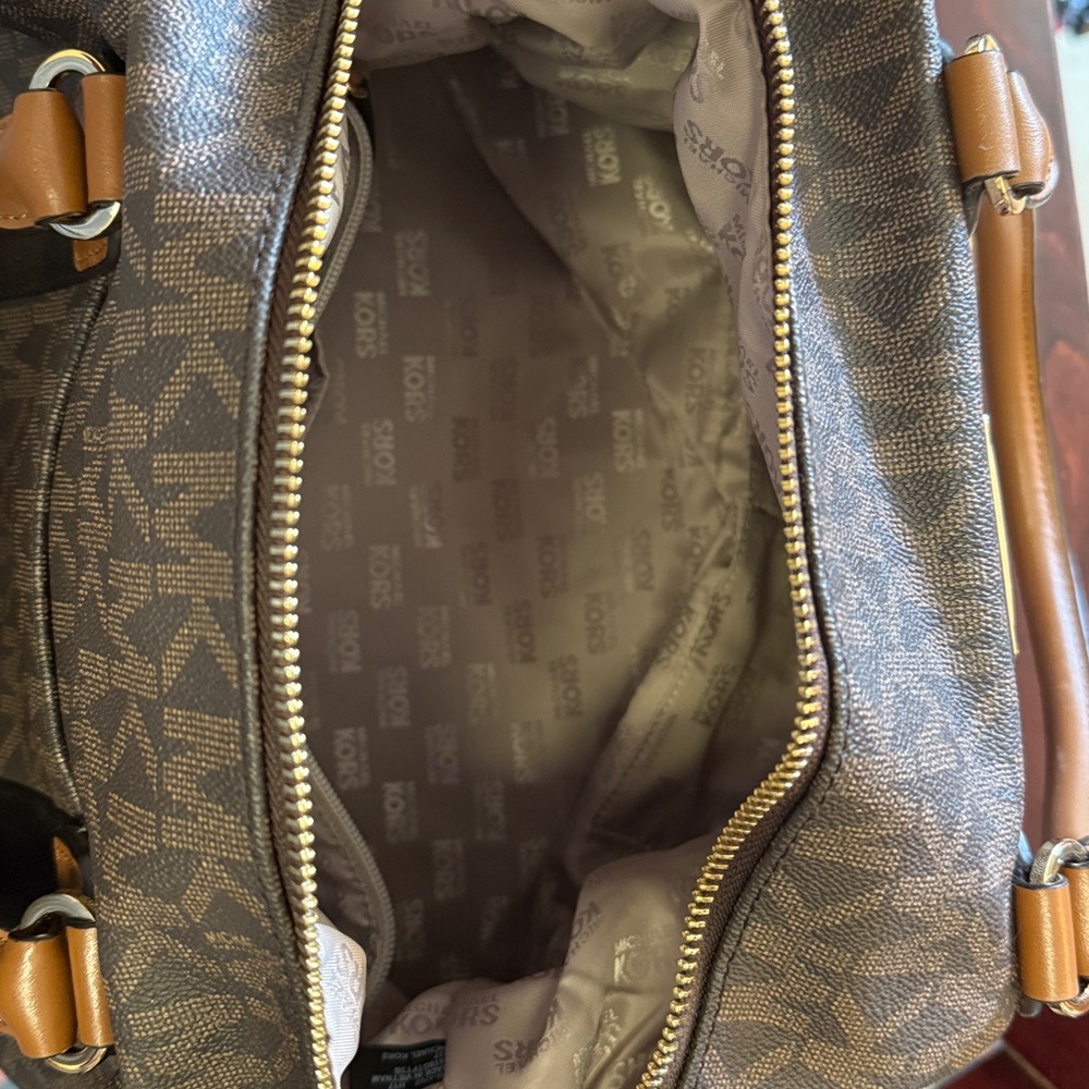 Michael Kors Brown Duffel “The Weekender” travel Bag - Picture 4 of 9